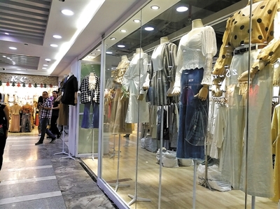 老牌服裝專業(yè)市場轉(zhuǎn)型自救 電商與設(shè)計(jì)雙輪驅(qū)動(dòng)，能否破局突圍？